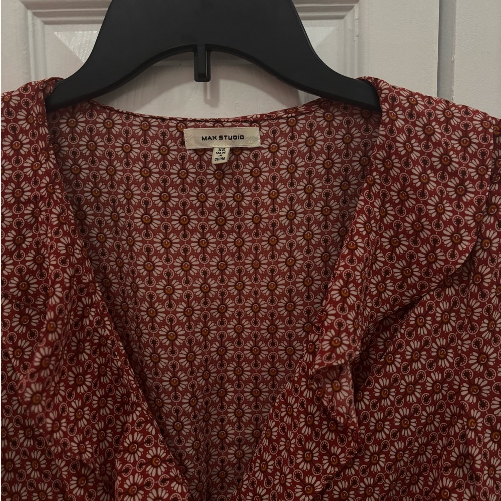 Max Studio Red Patterned Ruffle Blouse - Picture 3 of 3